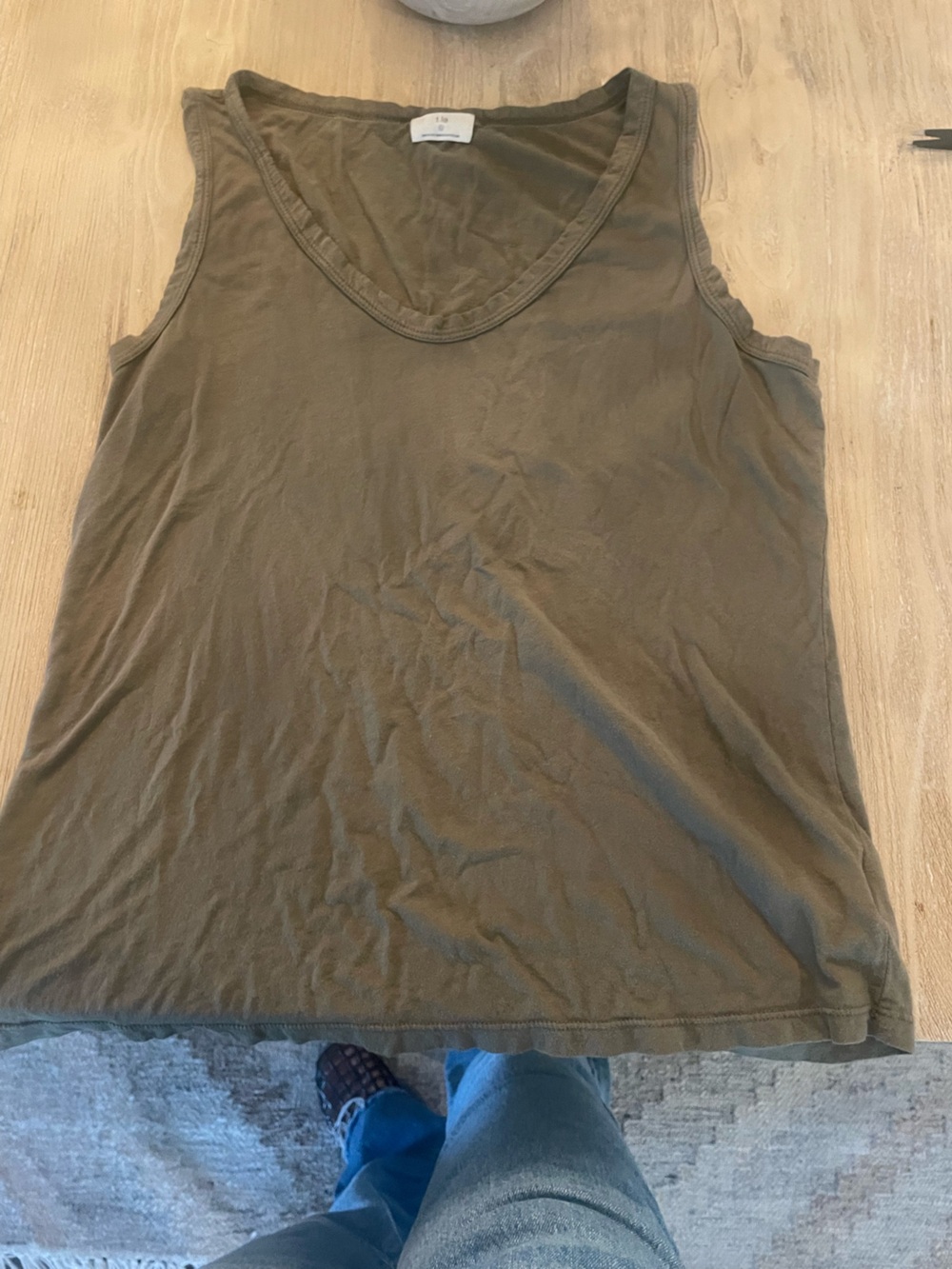 T.la Classic Women's Sleeveless V-Neck Tank Top - Olive L